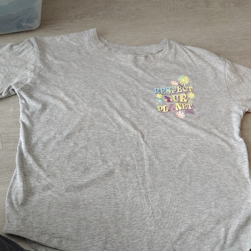 Justice Girls Gray Respect Our Planet Graphic T-Shirt Glitter Earth Day Size‎ L